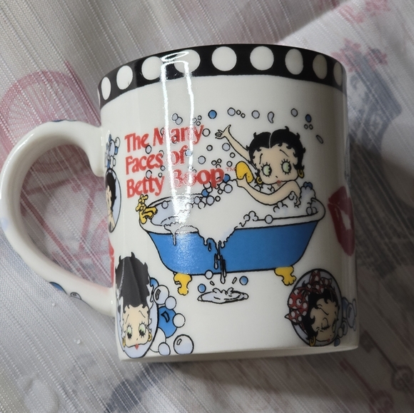 Betty Boop Coffee Mug - Picture 4 of 8
